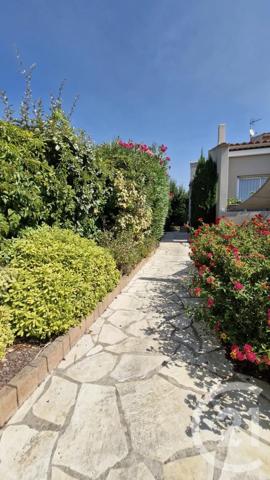Maison à vendre  6 pièces - 143 m 2   SIX FOURS LES PLAGES  - 83