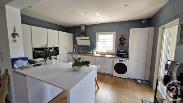 Maison à vendre  6 pièces - 143 m 2   SIX FOURS LES PLAGES  - 83