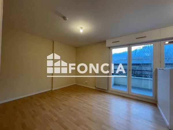 Location Studio 25.67 m² - 24 RUE DE LORGERIL Rennes 35000