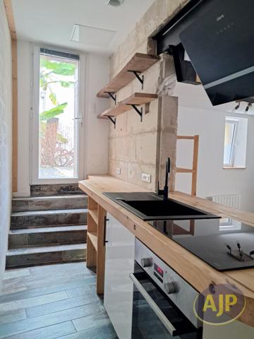 Maison à louer Pons : 3 pièces, 63m² avec 2 chambre(s) à 700€ - AJP Immobilier Pons