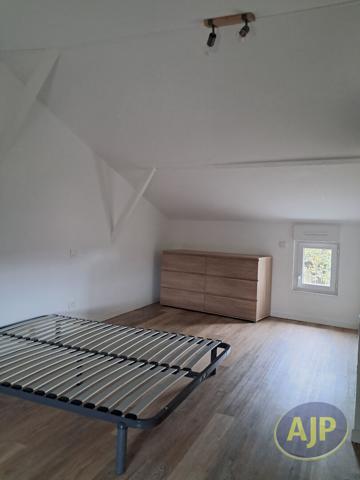 Maison à louer Pons : 3 pièces, 63m² avec 2 chambre(s) à 700€ - AJP Immobilier Pons