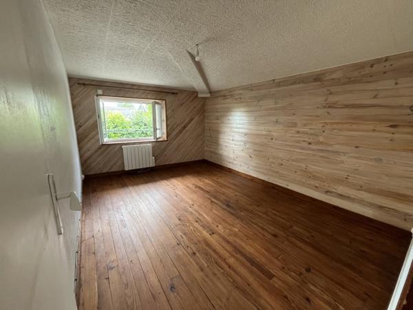 Maison à louer 550 € CC St-Jean-d'Angély 3 p 70 m² DPE D