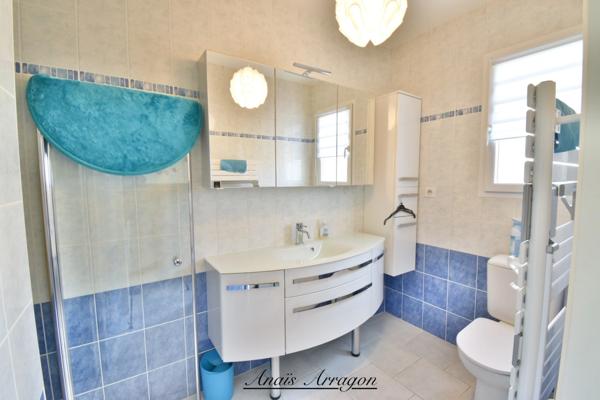 Maison à vendre de plain pied avec piscine 130m2
