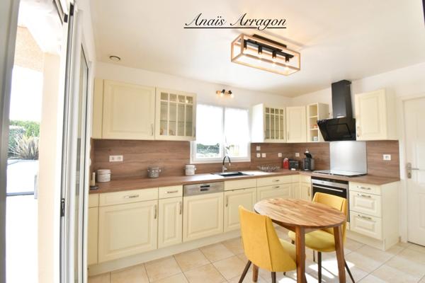 Maison à vendre de plain pied avec piscine 130m2