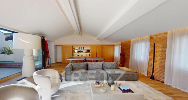 DUPLEX D’EXCEPTION – TOULOUSE / Marché des Carmes