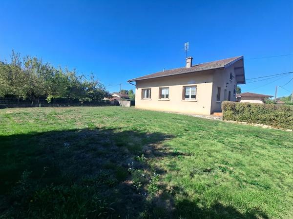 Maison Viriat, 4 chambres, hors lotissement avec garage.