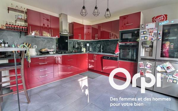Maison à vendre    6 pièces • 159,79 m2 Dampierre-en-Yvelines