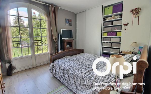 Maison à vendre    6 pièces • 159,79 m2 Dampierre-en-Yvelines