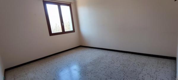 Maison traditionnelle 6 pièces avec jardin et garage