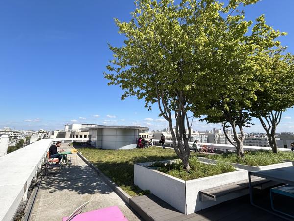 Bureaux à louer à Levallois-Perret avec rooftop et accès Métro 3