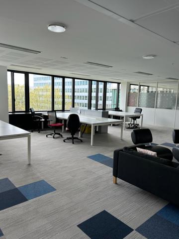 Bureaux à louer à Levallois-Perret avec rooftop et accès Métro 3