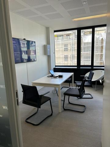 Bureaux à louer à Levallois-Perret avec rooftop et accès Métro 3