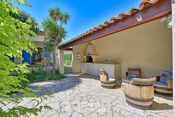 Maison de charme lumineuse avec piscine et dépendance, au calme à Lattes