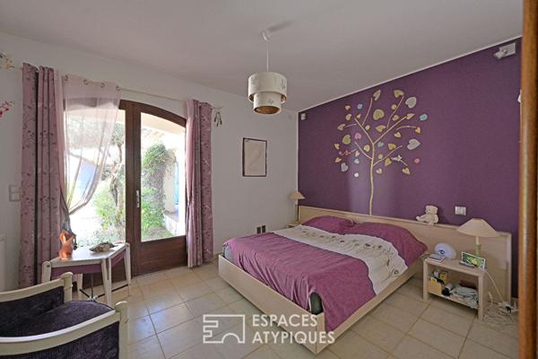 Maison de charme lumineuse avec piscine et dépendance, au calme à Lattes