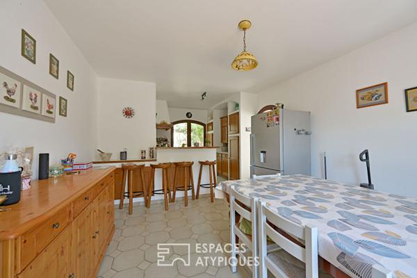 Maison de charme lumineuse avec piscine et dépendance, au calme à Lattes