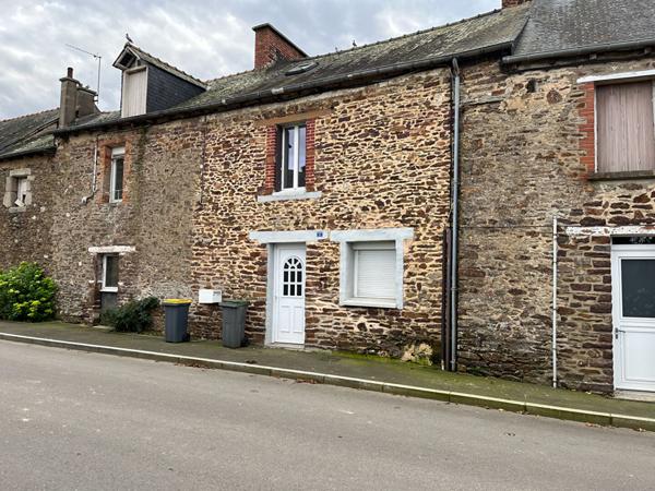 A vendre axe Rennes Saint Brieuc, maison de bourg à Gaël proche Saint Méen le Grand