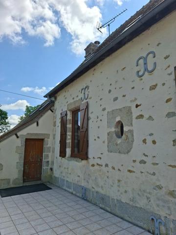Propriété Corps de Ferme, Bâtisse d'habitation de caractère , nombreuses dependances dont Box, proche ALENCON, LE PERCHE, 2h00 PARIS