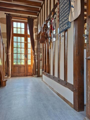Propriété Corps de Ferme, Bâtisse d'habitation de caractère , nombreuses dependances dont Box, proche ALENCON, LE PERCHE, 2h00 PARIS