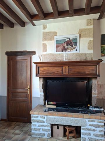 Propriété Corps de Ferme, Bâtisse d'habitation de caractère , nombreuses dependances dont Box, proche ALENCON, LE PERCHE, 2h00 PARIS