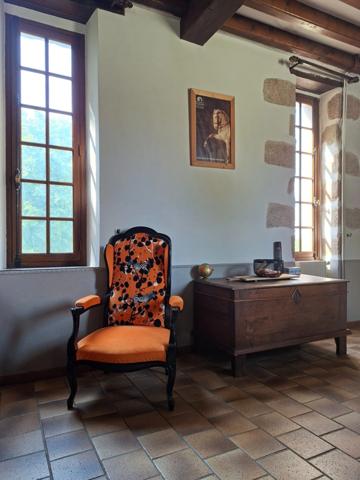 Propriété Corps de Ferme, Bâtisse d'habitation de caractère , nombreuses dependances dont Box, proche ALENCON, LE PERCHE, 2h00 PARIS