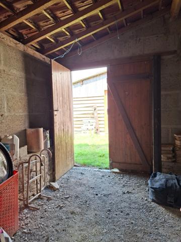 Propriété Corps de Ferme, Bâtisse d'habitation de caractère , nombreuses dependances dont Box, proche ALENCON, LE PERCHE, 2h00 PARIS