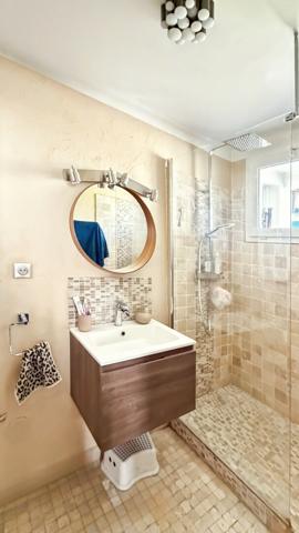 A vendre exclusivité appartement T3/T4 de 65 m2 , balcon à Marseille 13013