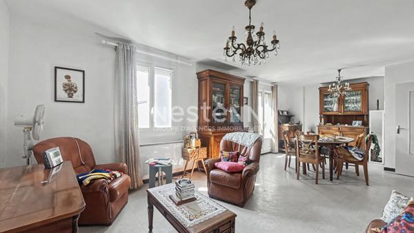 Appartement 83 m² avec 2 chambres, loggia et double garage à vendre à Arles