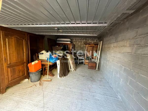 Appartement 83 m² avec 2 chambres, loggia et double garage à vendre à Arles