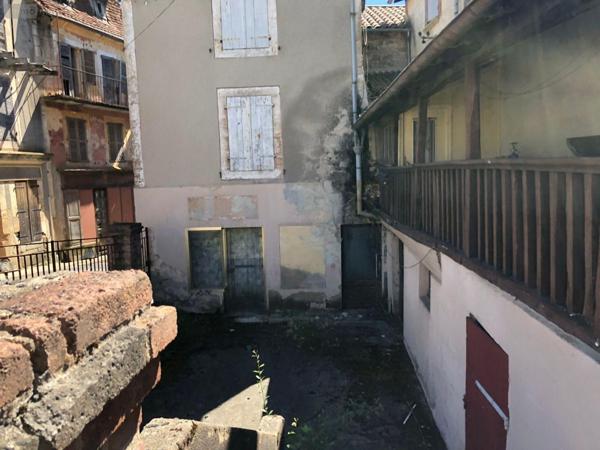 Immeuble à vendre à Lacapelle-Marival dans le Lot (46120), ref : 46030/IMMR/186