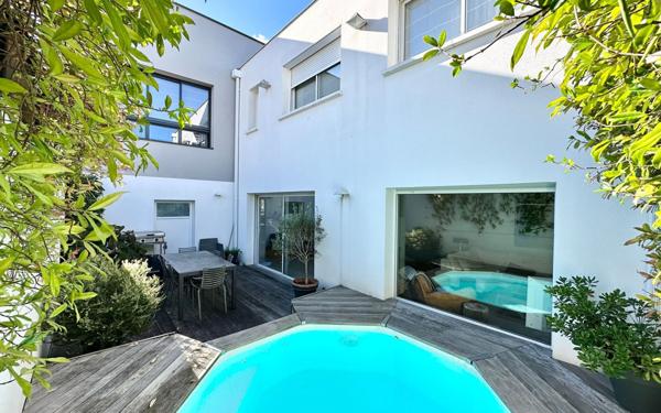 Maison à vendre    5 pièces • 135 m2 Le Bouscat