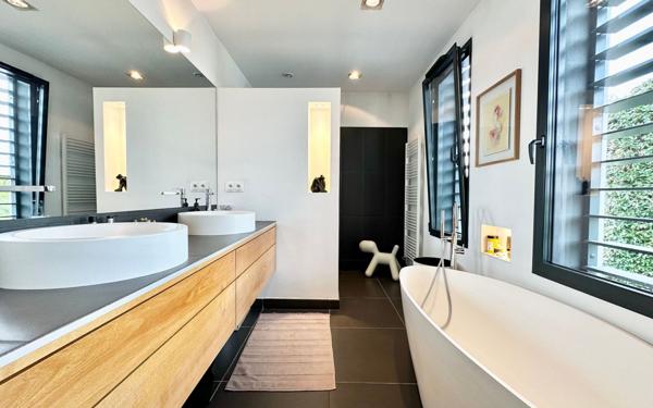 Maison à vendre    5 pièces • 135 m2 Le Bouscat