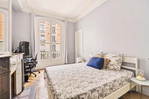 Bureau Paris 9e - LIÈGE / NOUVELLE ATHÈNES