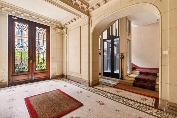 Bureau Paris 9e - LIÈGE / NOUVELLE ATHÈNES