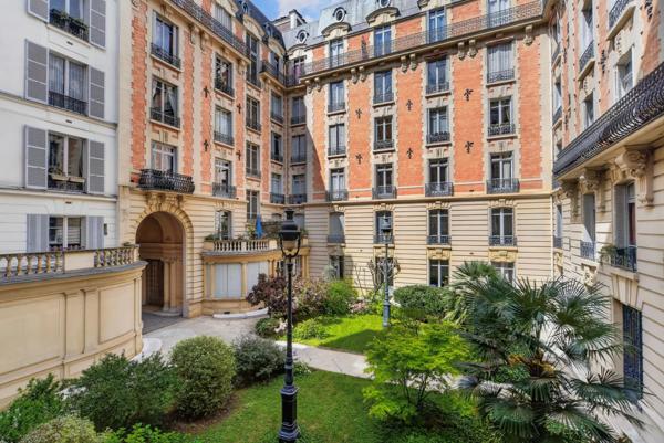 Bureau Paris 9e - LIÈGE / NOUVELLE ATHÈNES