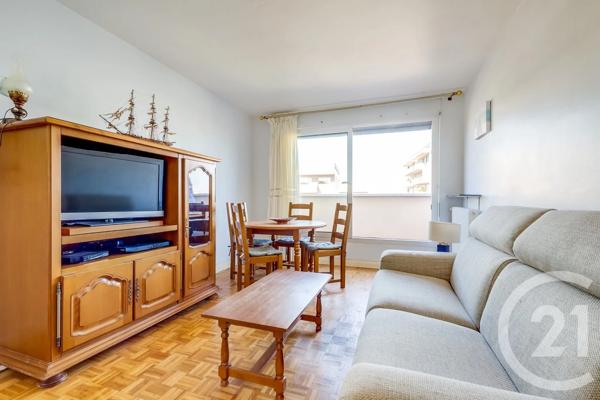 Appartement F2 à vendre  2 pièces - 41,92 m 2   PARIS  - 75015
