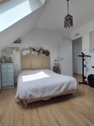 Maison en pierres rénovée 4 chambres garage et terrain centre bourg