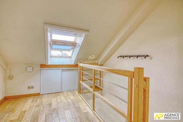 Versailles Ermitage Appartement duplex 4 pièces 105 m² au sol situé au 2ème et dernier étage avec cave, box et jardin collectif 640 000 € **  - Référence  28468