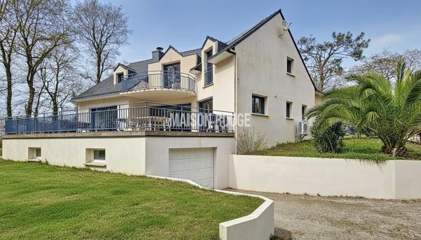 Grande maison familiale proche du bourg de Sarzeau 6 chambres, bureau, sous-sol complet & prestations premium