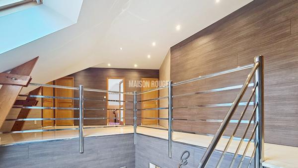 Grande maison familiale proche du bourg de Sarzeau 6 chambres, bureau, sous-sol complet & prestations premium
