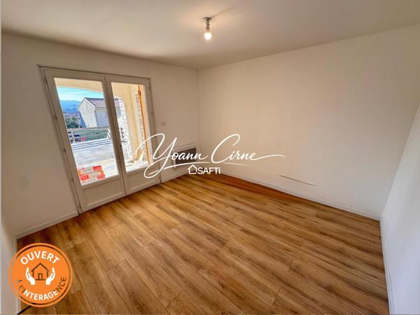 Appartement type 4 120 m2 entièrement rénové avec jardin et parking
