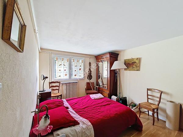 Maison spacieuse à vendre à Buxerolles - 5 chambres dans un secteur calme