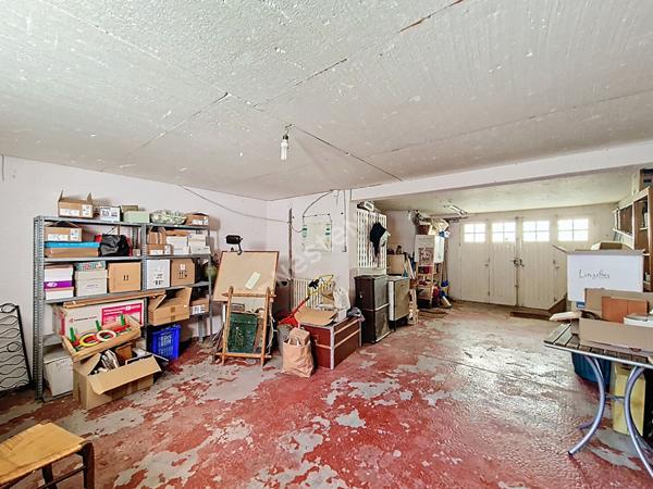 Maison spacieuse à vendre à Buxerolles - 5 chambres dans un secteur calme