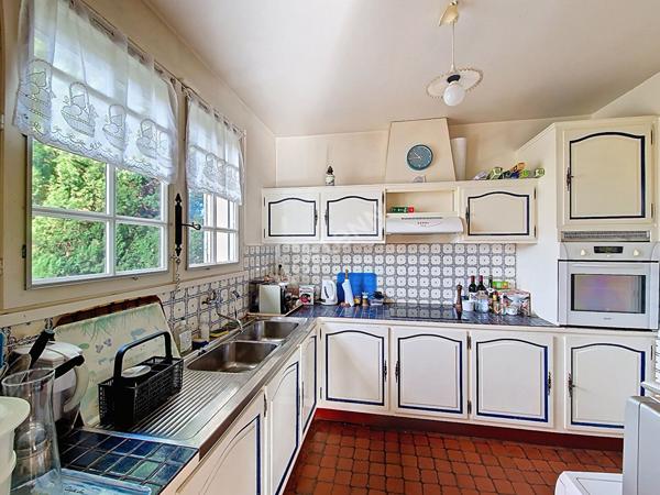 Maison spacieuse à vendre à Buxerolles - 5 chambres dans un secteur calme