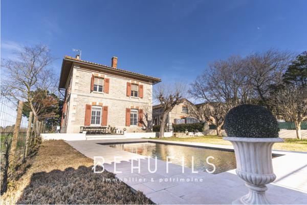 Aigues-Mortes (30220) (30220) Aigues-Mortes - Maison de maître au cœur d'un hameau privé - Terrain 739m²
