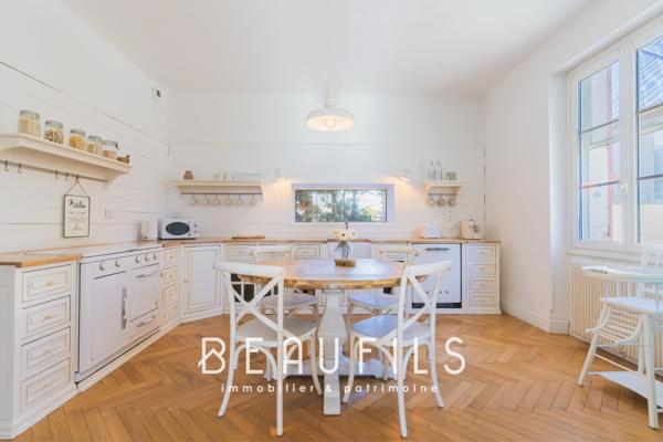 Aigues-Mortes (30220) (30220) Aigues-Mortes - Maison de maître au cœur d'un hameau privé - Terrain 739m²