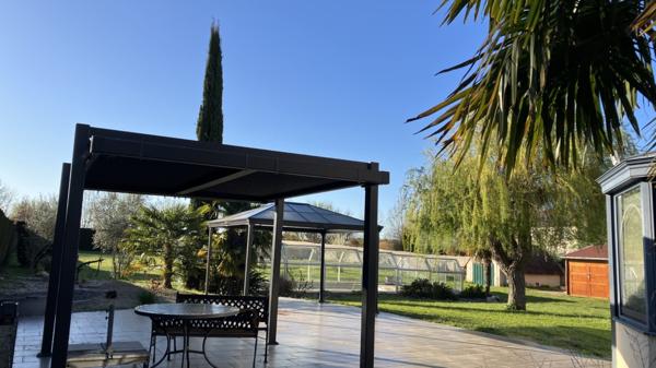 TRÈS BELLE PROPRIÉTÉ PRESTATIONS HAUT DE GAMME AVEC 280 M² SUR 5000 M² DE TERRAIN AVEC PISCINE ANTRAN Réf 2609