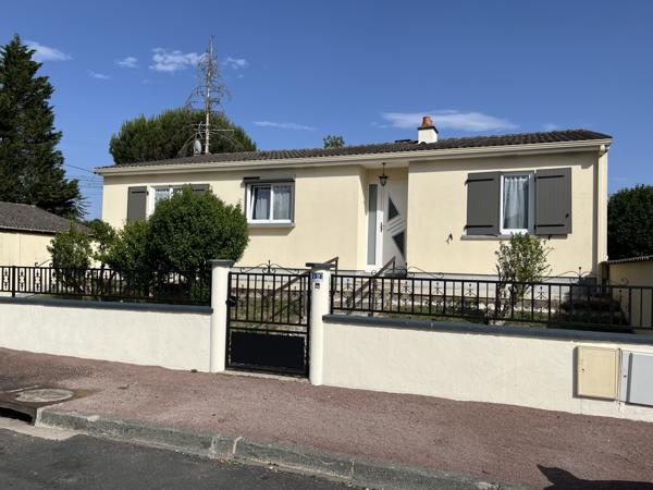 A SAISIR NORD CHÂTELLERAULT DANS RÉSIDENCE CALME : BEAU PAVILLON PLAIN-PIED Réf : 2675