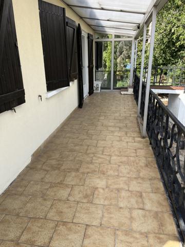 A SAISIR NORD CHÂTELLERAULT DANS RÉSIDENCE CALME : BEAU PAVILLON PLAIN-PIED Réf : 2675