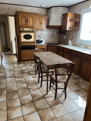 A SAISIR NORD CHÂTELLERAULT DANS RÉSIDENCE CALME : BEAU PAVILLON PLAIN-PIED Réf : 2675