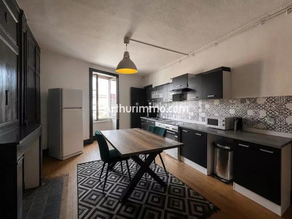 Vente                                                      Appartement
                        
                     2 pièces                      69 m2                     à Lons-le-Saunier